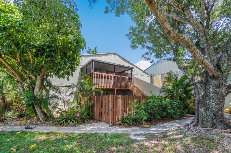 2 CROSSINGS Circle E, Boynton Beach FL 33435