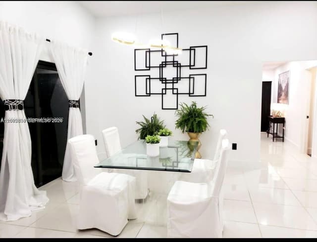 522 NE 195th St, Miami FL 33179 - Miami, FL - Photo 2