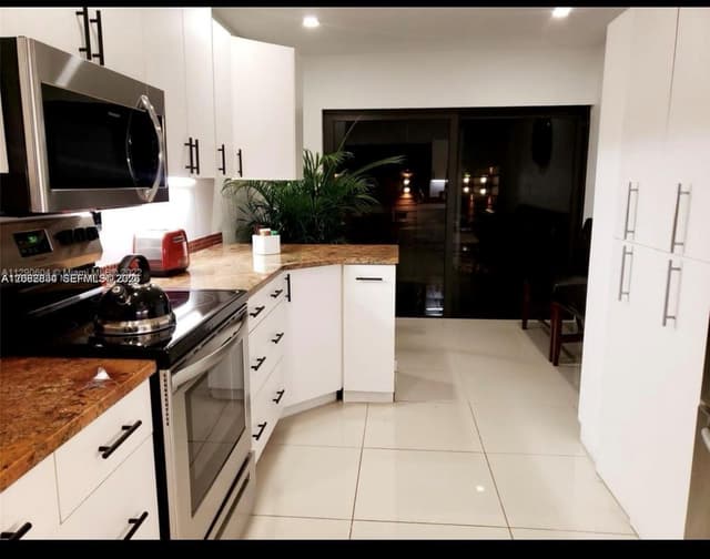 522 NE 195th St, Miami FL 33179 - Miami, FL - Photo 4