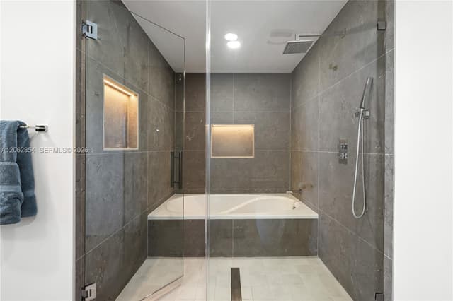 888 Biscayne Blvd # 2009, Miami FL 33132 - Miami, FL - Photo 5