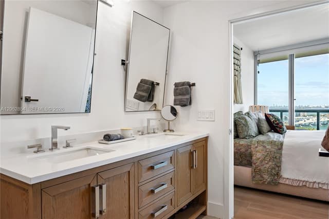 888 Biscayne Blvd # 2009, Miami FL 33132 - Miami, FL - Photo 4