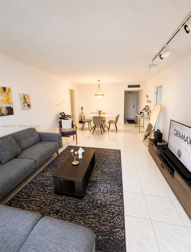 600 Three Islands Blvd # 1207, Hallandale Beach FL 33009 - Hallandale Beach, FL - Photo 2