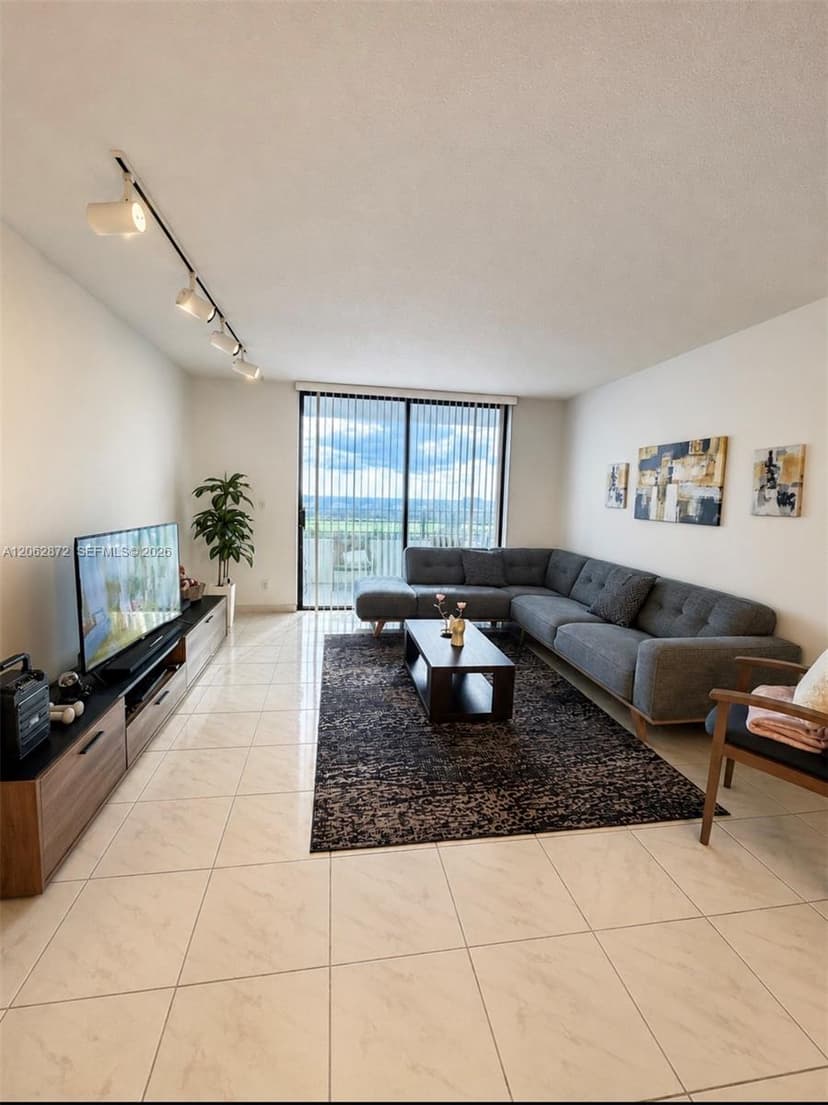 600 Three Islands Blvd # 1207, Hallandale Beach FL 33009