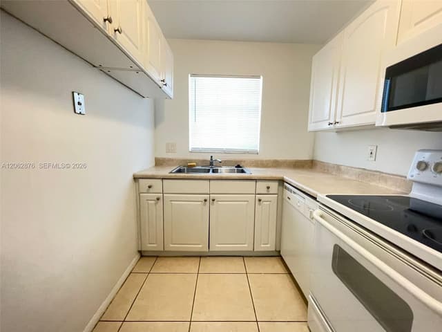 4951 Wedgewood Way # 6, West Palm Beach FL 33417 - West Palm Beach, FL - Photo 4