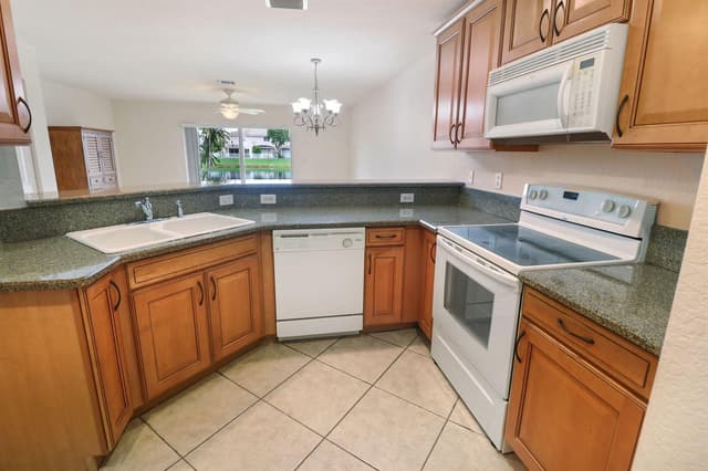 5930 ROYAL Way, Tamarac FL 33321 - Tamarac, FL - Photo 5