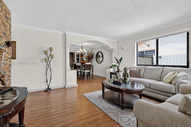 910 W 37th St, Hialeah FL 33012 - Hialeah, FL - Photo 7