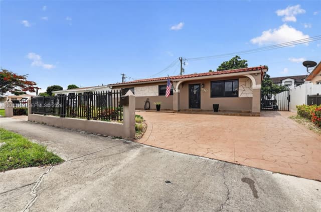 910 W 37th St, Hialeah FL 33012 - Hialeah, FL - Photo 5