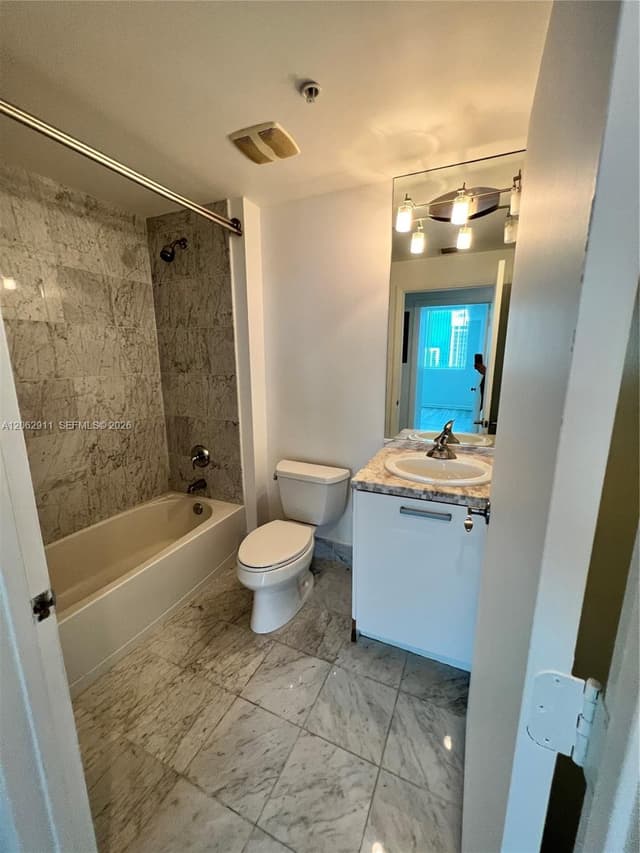 244 Biscayne Blvd # 2609, Miami FL 33132 - Miami, FL - Photo 6