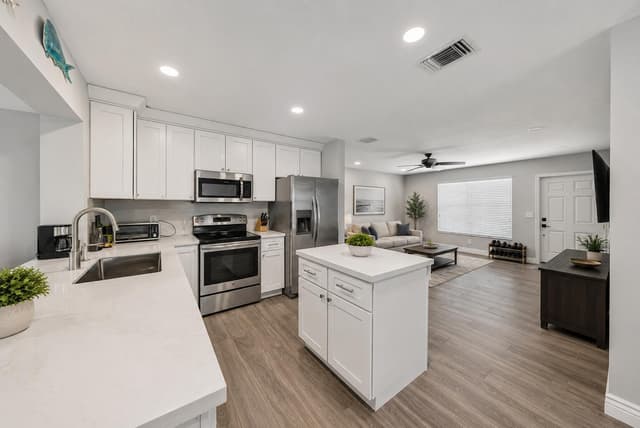 121 NE 55TH Street, Oakland Park FL 33334 - Oakland Park, FL - Photo 3