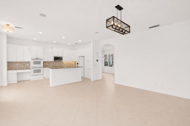 11394 MILLPOND GREENS Drive, Boynton Beach FL 33473 - Boynton Beach, FL - Photo 6
