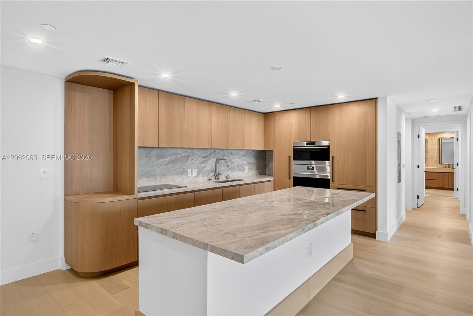 1176 97th ST # 501, Bay Harbor Islands FL 33154 - Bay Harbor Islands, FL - Photo 1