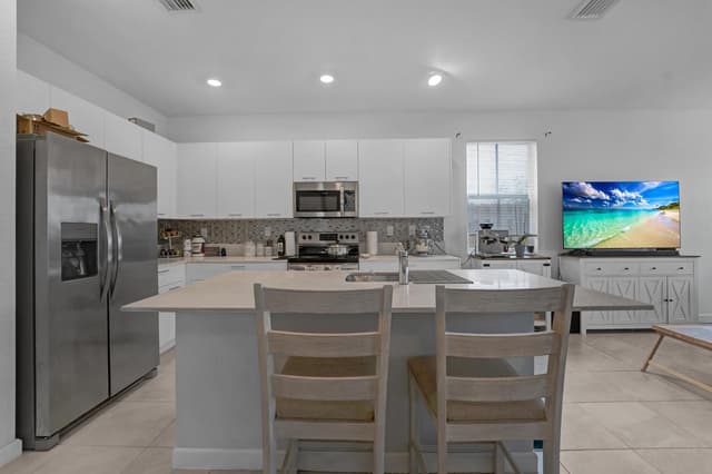 2409 NW 131ST Circle, Miami FL 33167 - Miami, FL - Photo 3