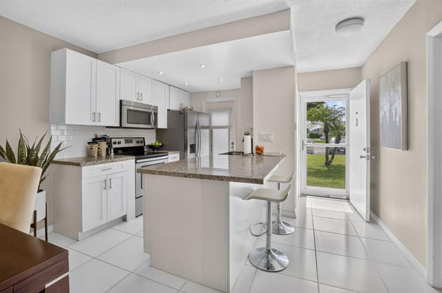 1115 LAKE Terrace # 103, Boynton Beach FL 33426 - Boynton Beach, FL - Photo 2