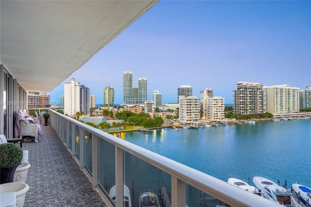 900 Bay Dr, Miami Beach FL 33141 - Miami Beach, FL - Photo 5