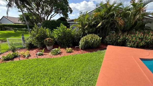 635 SW 200th Ter, Pembroke Pines FL 33029 - Pembroke Pines, FL - Photo 5