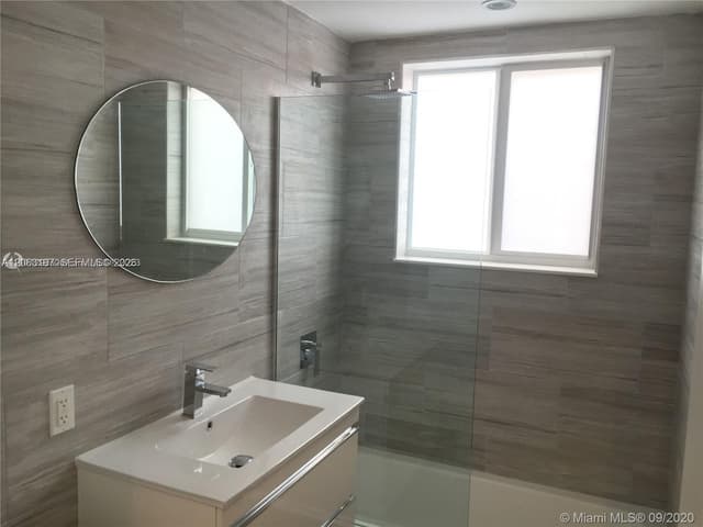 1620 Bay Rd, Miami Beach FL 33139 - Miami Beach, FL - Photo 5