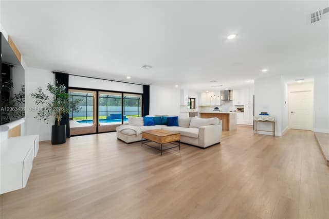 1520 SW 68th Ave, Plantation FL 33317 - Plantation, FL - Photo 6