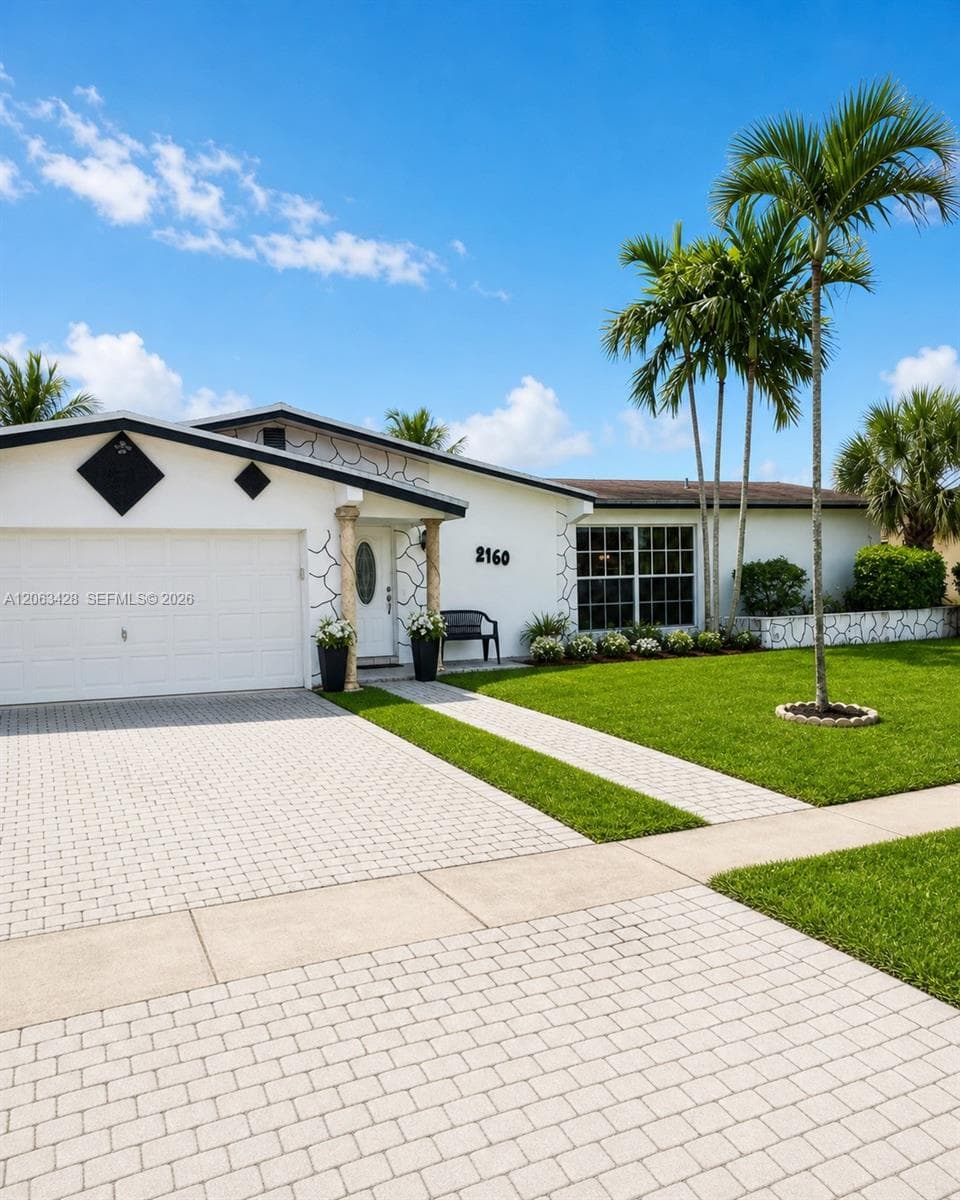 2160 NW 82nd Ter, Sunrise FL 33322 - Sunrise, FL - Photo 1
