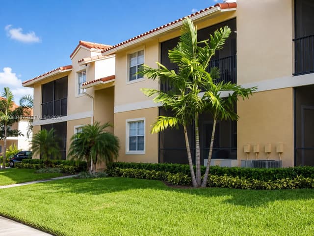 1239 SW 46th Ave # 904, Pompano Beach FL 33069 - Pompano Beach, FL - Photo 2