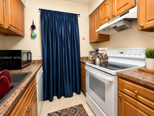 1239 SW 46th Ave # 904, Pompano Beach FL 33069 - Pompano Beach, FL - Photo 5