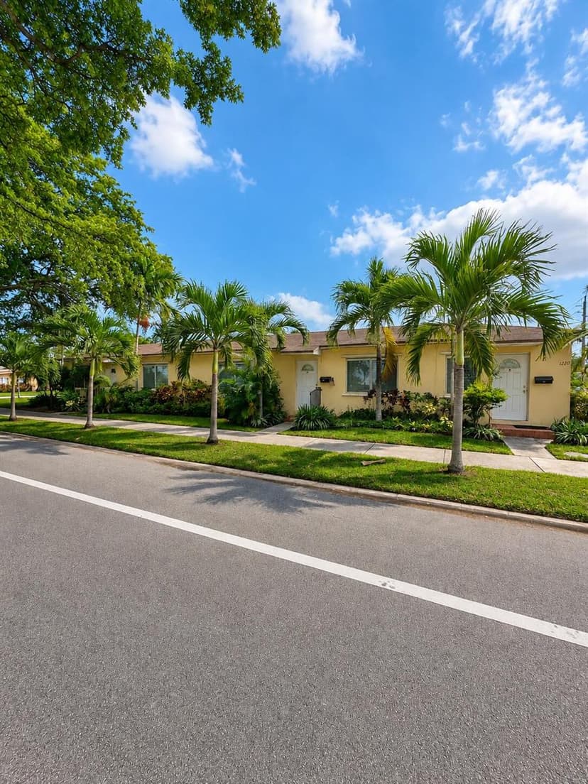 1220 S 20TH Avenue, Hollywood FL 33020
