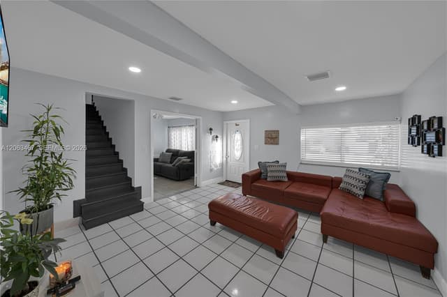 11021 SW 4th St, Sweetwater FL 33174 - Sweetwater, FL - Photo 6