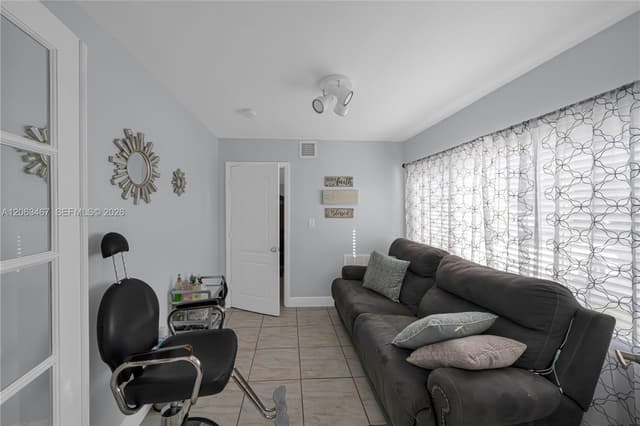 11021 SW 4th St, Sweetwater FL 33174 - Sweetwater, FL - Photo 7