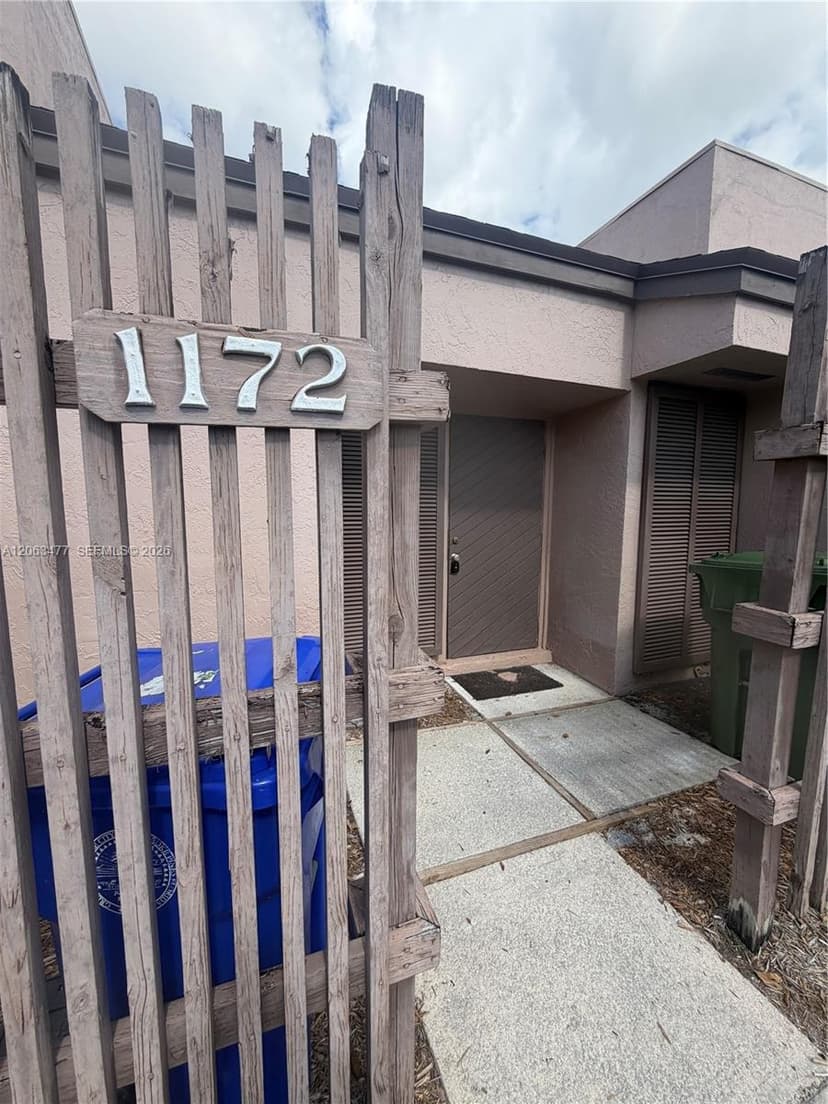 1172 NW 122nd Ter, Pembroke Pines FL 33026