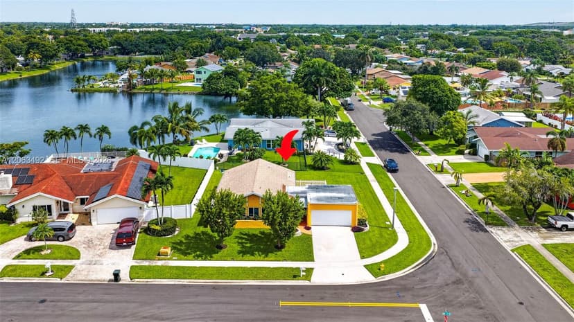725 NW 49th Ave, Coconut Creek FL 33063