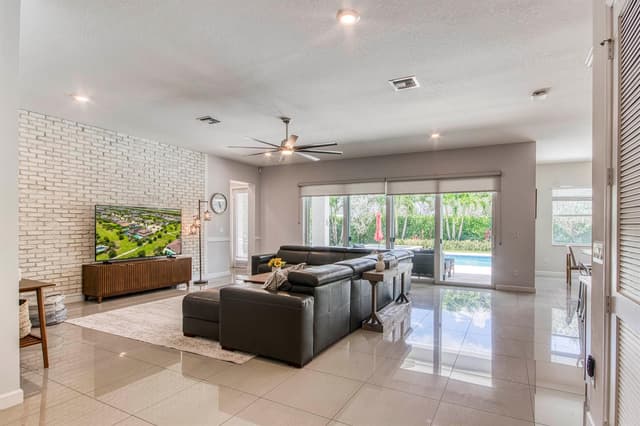 1086 Ember Ridge Run, Loxahatchee FL 33470 - Loxahatchee, FL - Photo 7