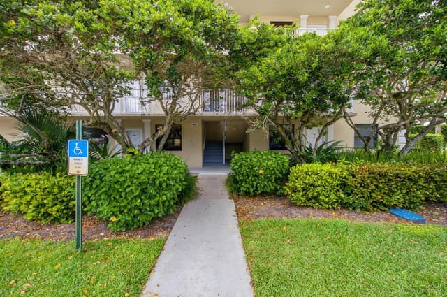 3515 VILLAGE Boulevard # 206, West Palm Beach FL 33409 - West Palm Beach, FL - Photo 2