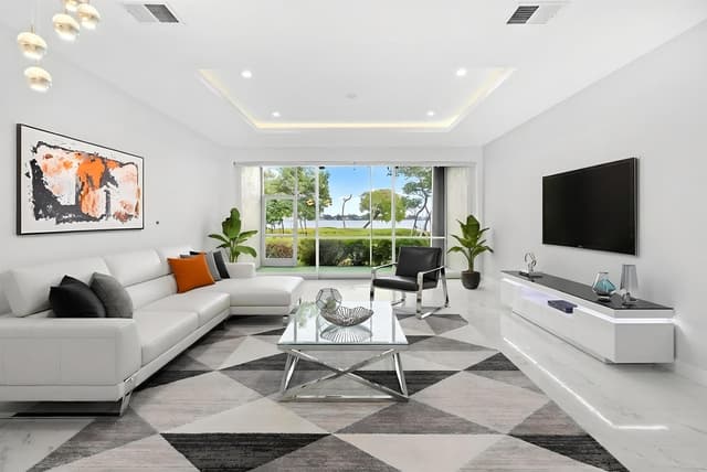 88 N Lakeshore Drive, Hypoluxo FL 33462 - Hypoluxo, FL - Photo 3