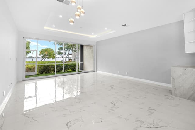 88 N Lakeshore Drive, Hypoluxo FL 33462 - Hypoluxo, FL - Photo 5
