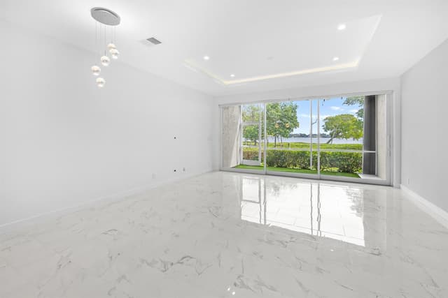 88 N Lakeshore Drive, Hypoluxo FL 33462 - Hypoluxo, FL - Photo 4