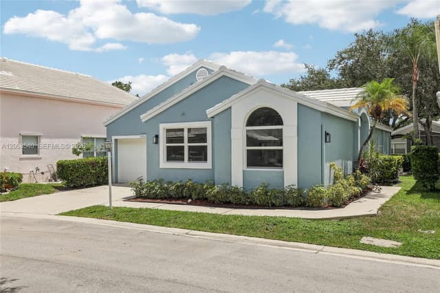9613 NW 8th Cir, Plantation FL 33324 - Plantation, FL - Photo 2