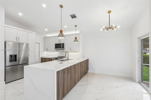9613 NW 8th Cir, Plantation FL 33324 - Plantation, FL - Photo 6