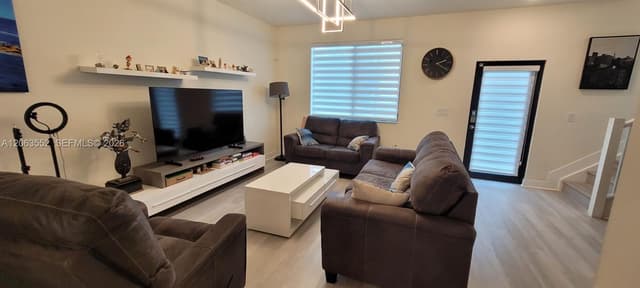 4682 NW 83rd Ave, Doral FL 33166 - Doral, FL - Photo 3