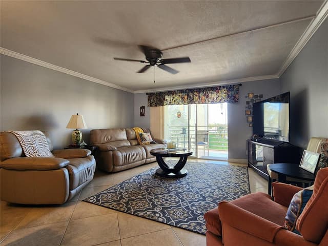 321 SE 3rd Street # 302, Dania Beach FL 33004 - Dania Beach, FL - Photo 2