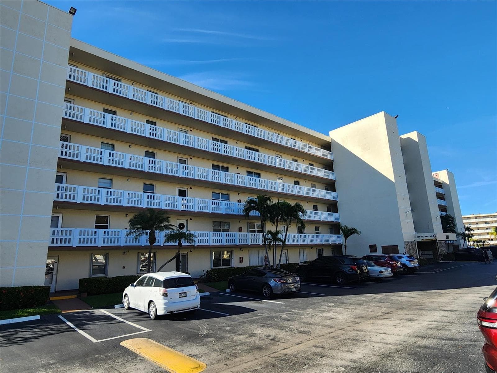 321 SE 3rd Street # 302, Dania Beach FL 33004 - Dania Beach, FL - Photo 1