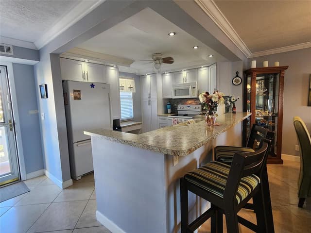 321 SE 3rd Street # 302, Dania Beach FL 33004 - Dania Beach, FL - Photo 5