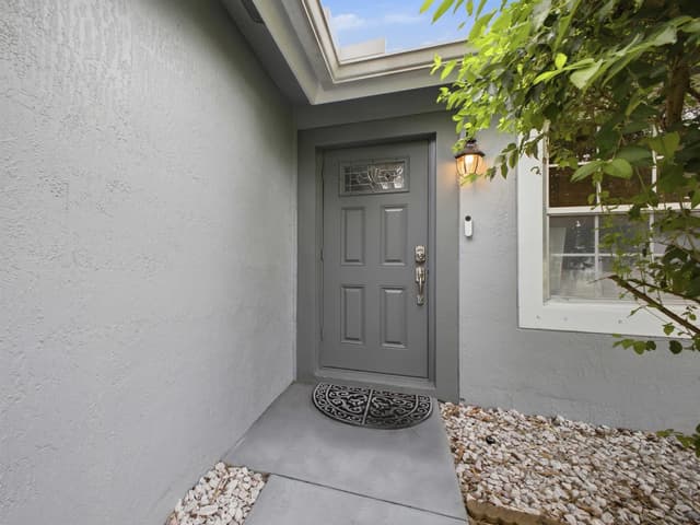 5418 CLUB Circle, Haverhill FL 33415 - Haverhill, FL - Photo 3