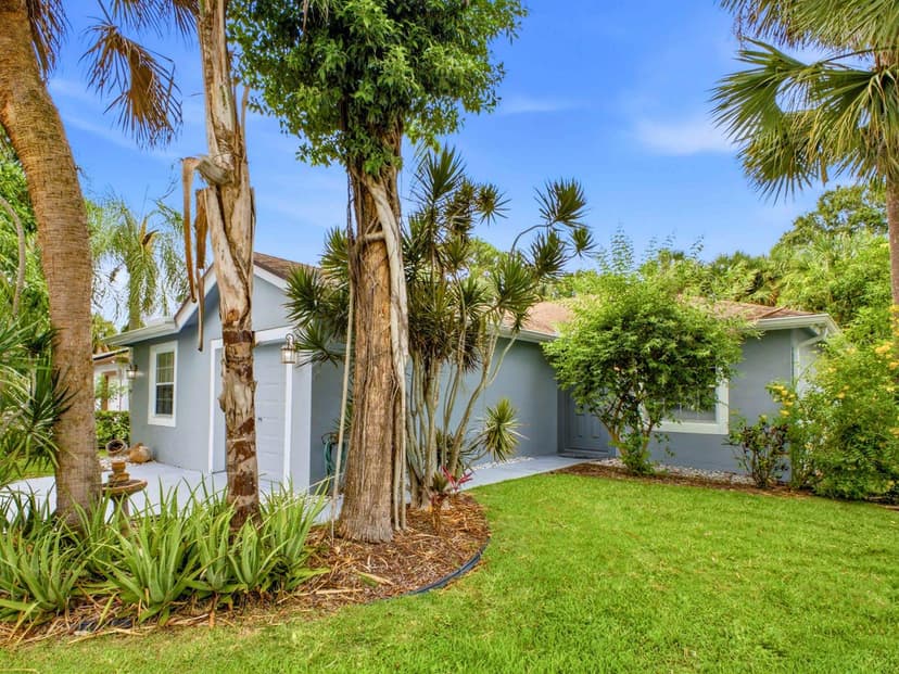 5418 CLUB Circle, Haverhill FL 33415