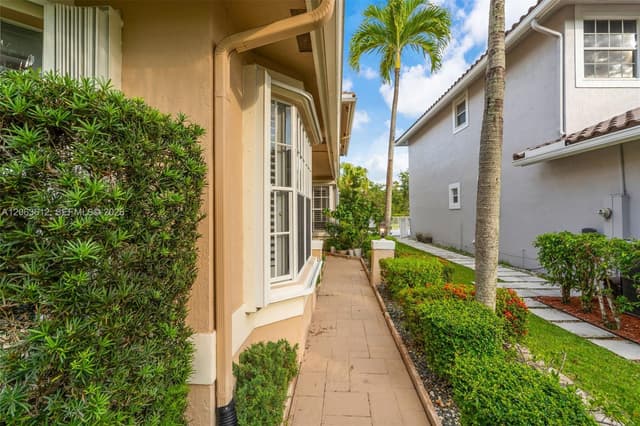 11834 Highland Pl, Coral Springs FL 33071 - Coral Springs, FL - Photo 5