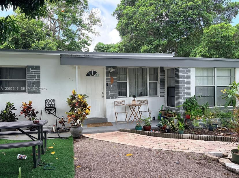 1448 NE 27th St, Pompano Beach FL 33064
