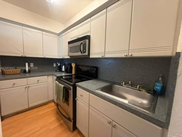820 Euclid Ave # 206, Miami Beach FL 33139 - Miami Beach, FL - Photo 5