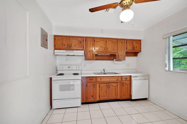 6340 WASHINGTON Street, Hollywood FL 33023 - Hollywood, FL - Photo 7