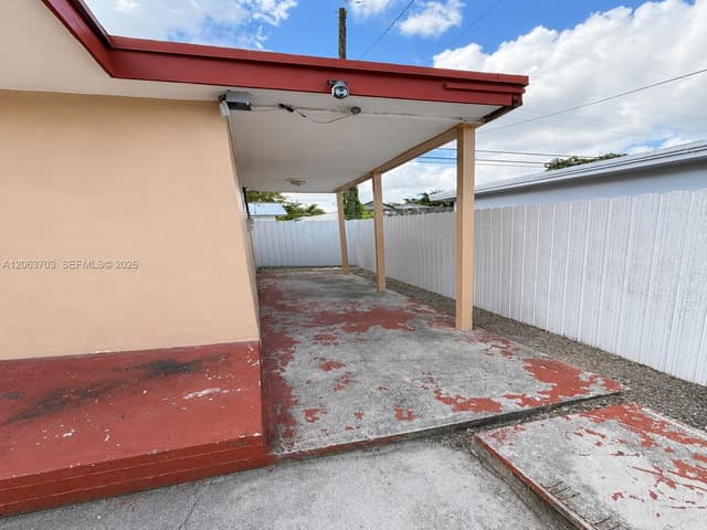 142 E 45th St, Hialeah FL 33013 - Hialeah, FL - Photo 6