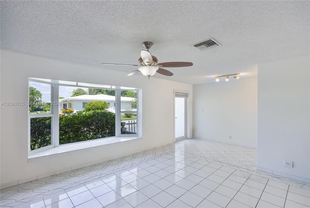 7100 NW 66th Ter, Tamarac FL 33321 - Tamarac, FL - Photo 6