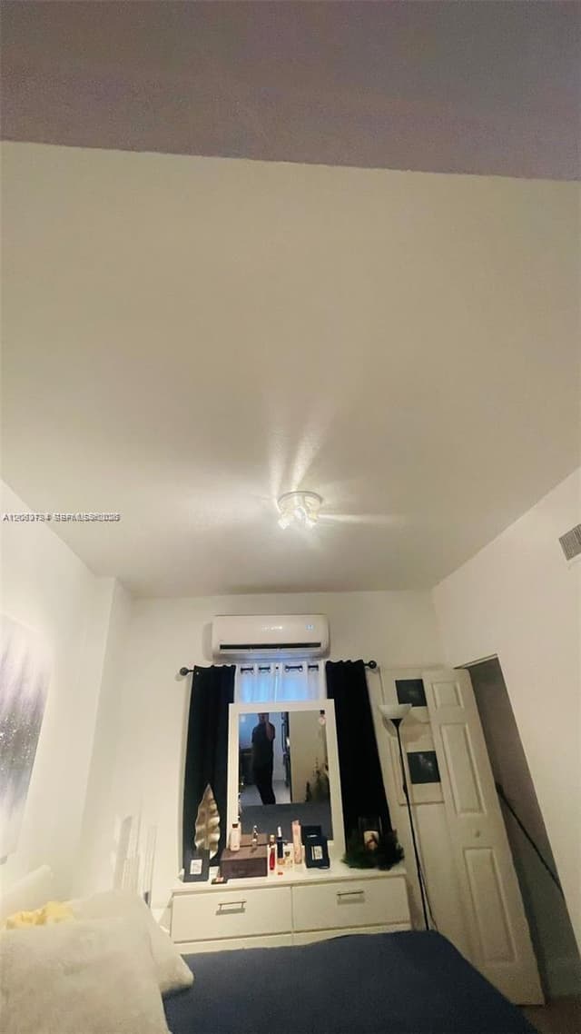 876 SW 2nd St, Miami FL 33130 - Miami, FL - Photo 6
