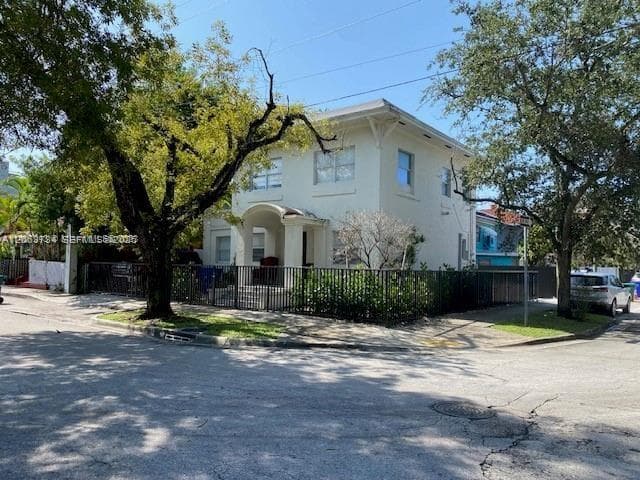 876 SW 2nd St, Miami FL 33130 - Miami, FL - Photo 1